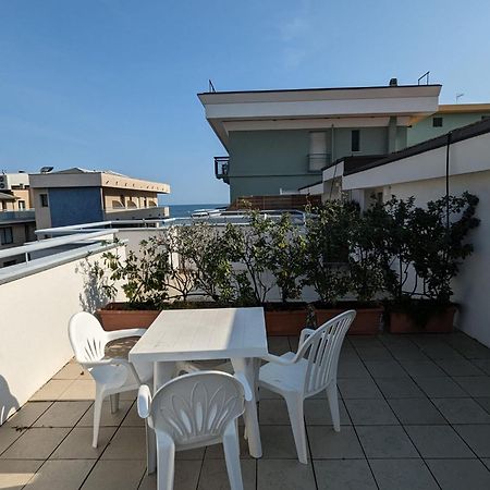 Hotel Doria Белариа-Игеа Марина Екстериор снимка