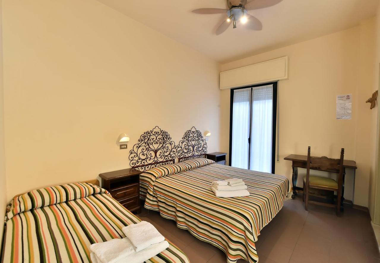 Hotel Doria Белариа-Игеа Марина Екстериор снимка